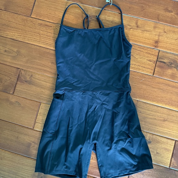 Benoa Active Romper - Picture 3 of 6